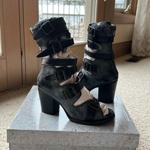 Like new FreeBird strappy heel